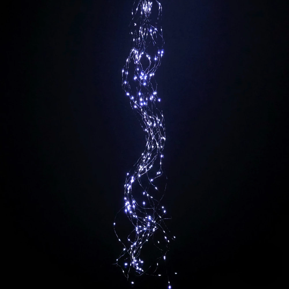 Гирлянда лошадиный хвост 20 нитей, 2.4м, 460LED (белая, на зеленом)